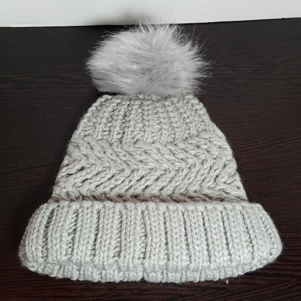 NEW Crochet Knit Pom Cuffed Beanie Winter Hat, Skull Cap! Gray. Unisex. (OSFM)